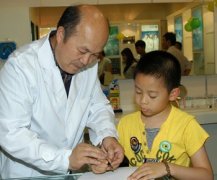 角膜塑形镜男鼻祖褚仁远教授